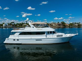 75' Hatteras 2000 Yacht For Sale